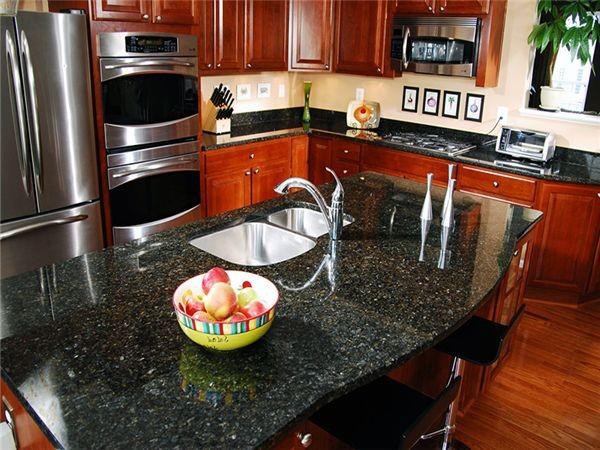 emerald pearl granite tile countertop