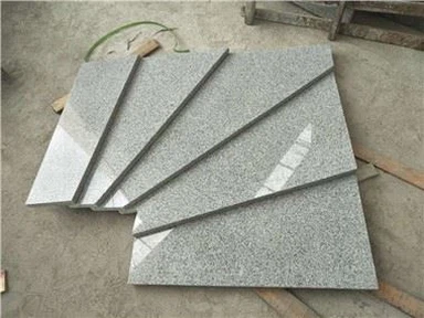 מדרגות גרניט אפור בהיר G603