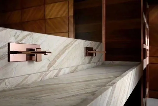 משטחי קוורציט בז '