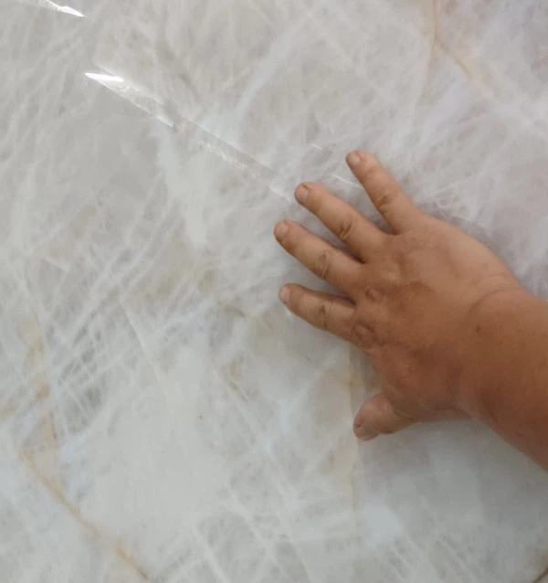 Cristallo Extra Quartzite Pattern