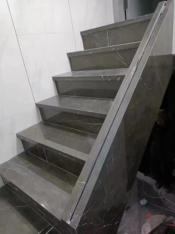 Pietra Grey Marble Steps