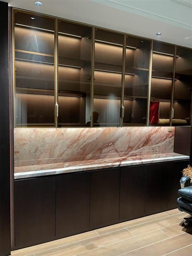 משטח השיש של ורד