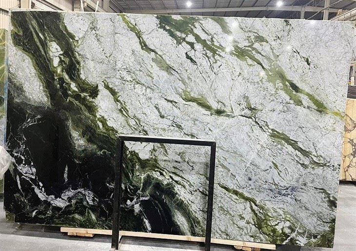 White Marble With Green Vein slabs